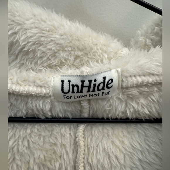 Unhide Shleepy Robe Everywhere Blanket in Beige Bear - Picture 9 of 12